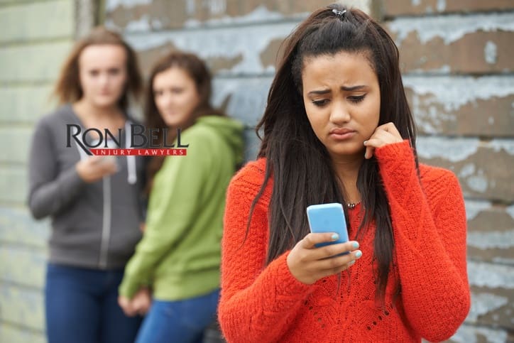 teenage-girl-being-bullied-by-text-message Teenage Girl Being Bullied By Text Message